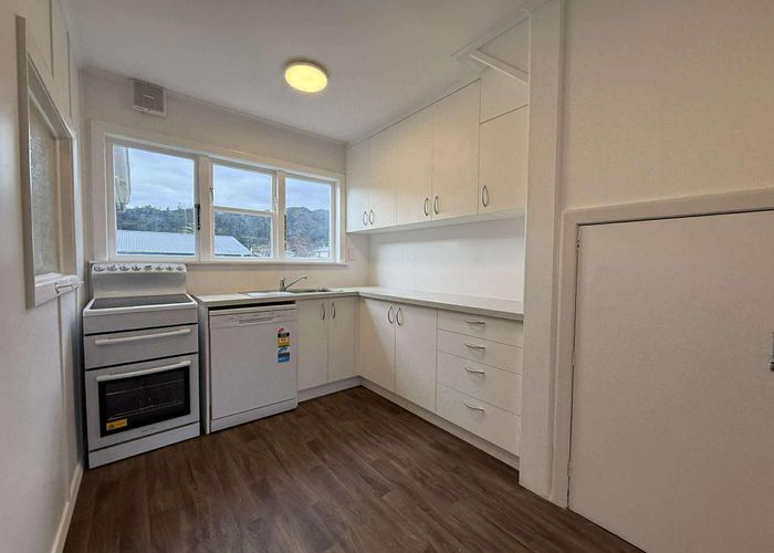  at 11 Wainhouse Street, Stokes Valley, Lower Hutt, Wellington
