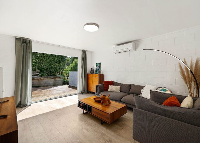  at Flat 3/52 Fruitvale Road, New Lynn, Waitakere City, Auckland