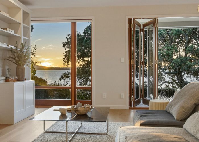  at 16 Joan Street, Point Chevalier, Auckland City, Auckland