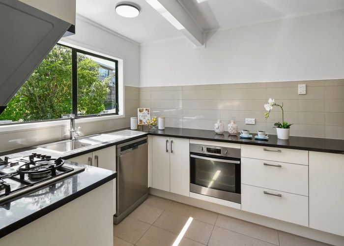  at 1/7 Banksia Place, Goodwood Heights, Auckland