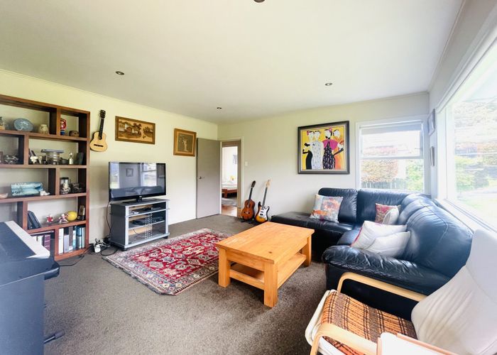  at 9 Dolbear street, Titirangi, Waitakere City, Auckland