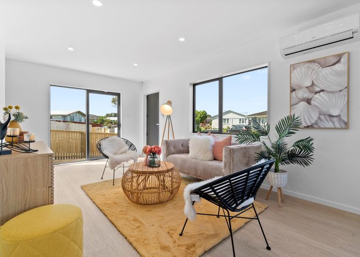  at 12A Windrush Close, Mangere, Auckland