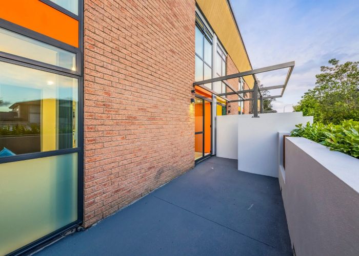  at 2/182 Flat Bush School Road, Flat Bush, Manukau City, Auckland