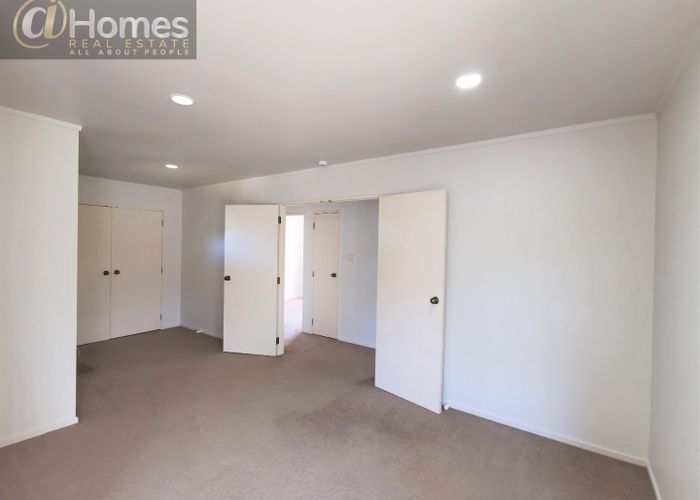  at 83 Greenslade cresent, Northcote, North Shore City, Auckland