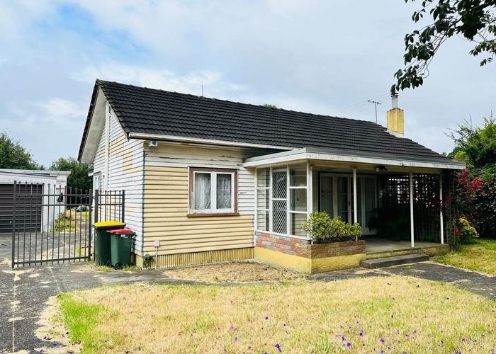  at 8 Gibbs Road, Manurewa, Manukau City, Auckland