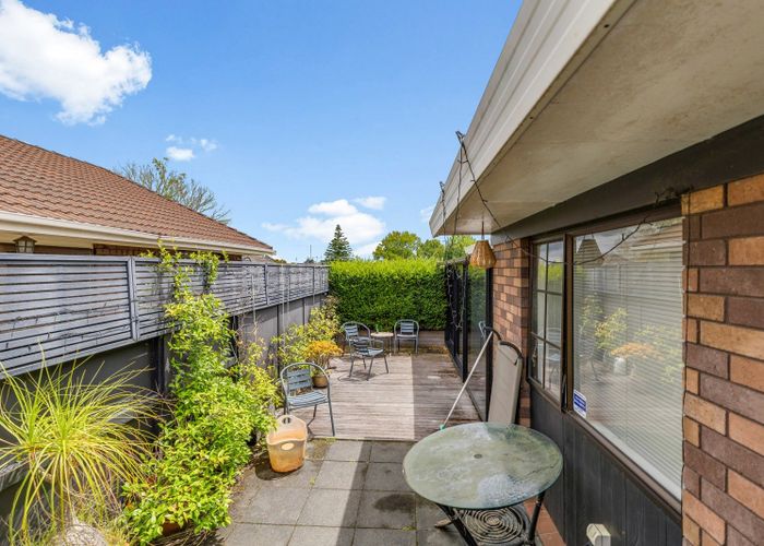  at 52 Angelsea Street, Hamilton City Central, Hamilton, Waikato