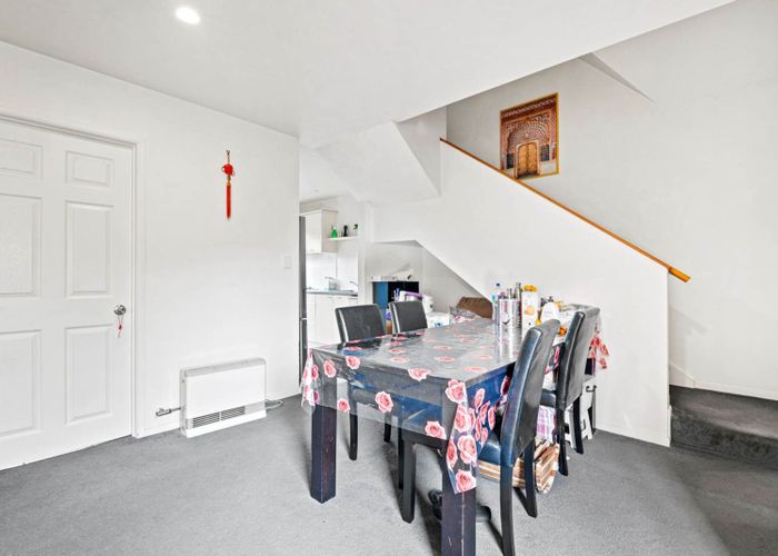  at 2/52 Taharoto Road, Takapuna, Auckland