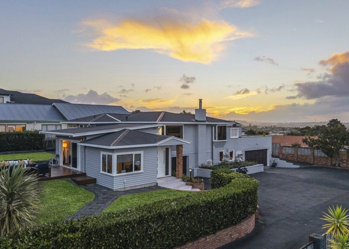  at 9 Bradbury Road, Botany Downs, Manukau City, Auckland