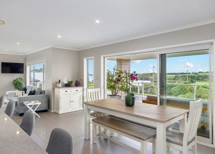  at 40 Weatherly Drive, Beachlands, Manukau City, Auckland