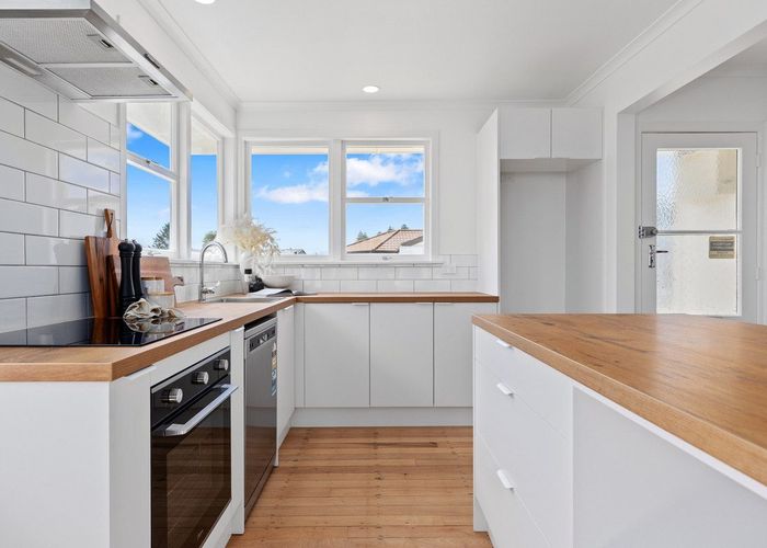  at 8 Henderson Crescent, Parkvale, Tauranga, Bay Of Plenty