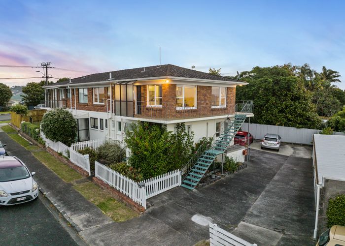  at 4/49 Western Springs Road, Western Springs, Auckland