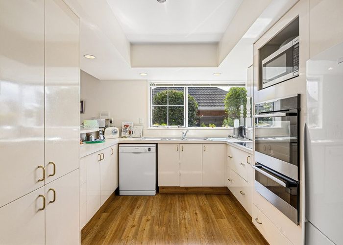  at 2/27 Hamilton Avenue, Ilam, Christchurch