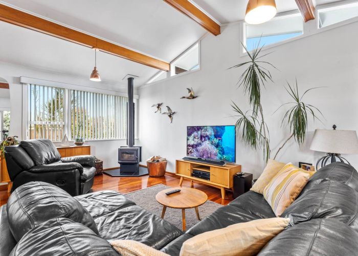  at Te Atatu Peninsula, Waitakere City, Auckland