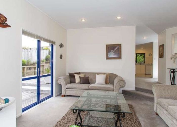  at 8 rimu rise, Albany, North Shore City, Auckland