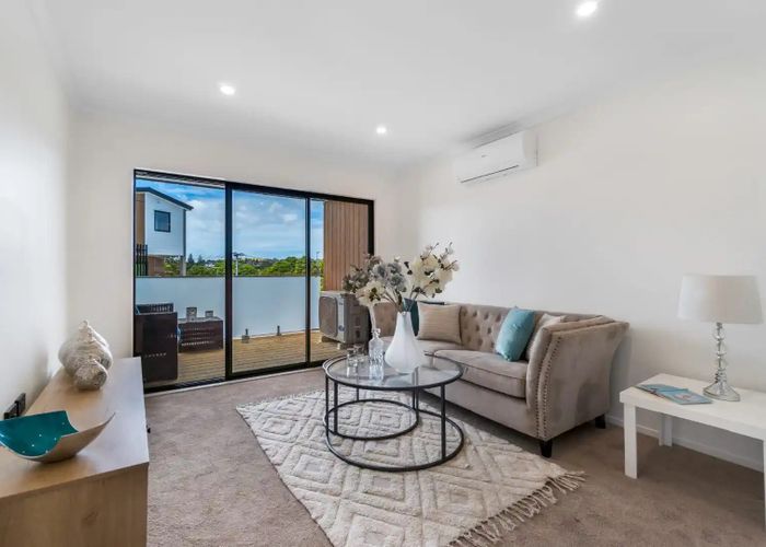  at 4/25 Griffen Park Road, Mount Roskill, Auckland City, Auckland