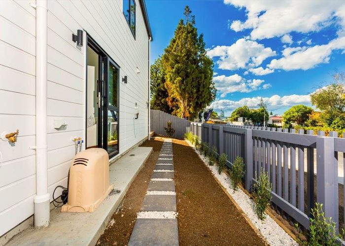  at 1/13 Normandy Place, Henderson, Waitakere City, Auckland