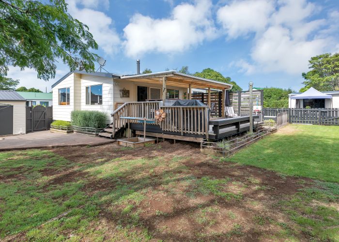 Free property data for 6 Vera Heights, Maungakaramea homes.co.nz