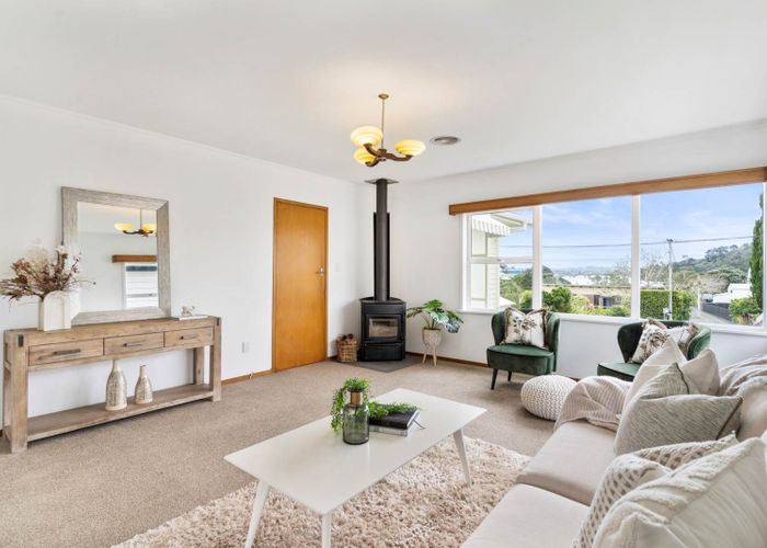  at 15 Rambler Crescent, Beach Haven, Auckland