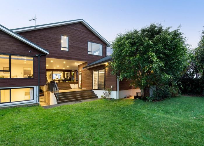  at 10 Kowhai Road, Campbells Bay, Auckland