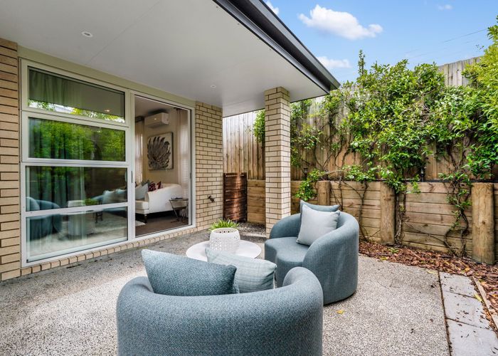  at 5 Howden Lane, Golflands, Auckland