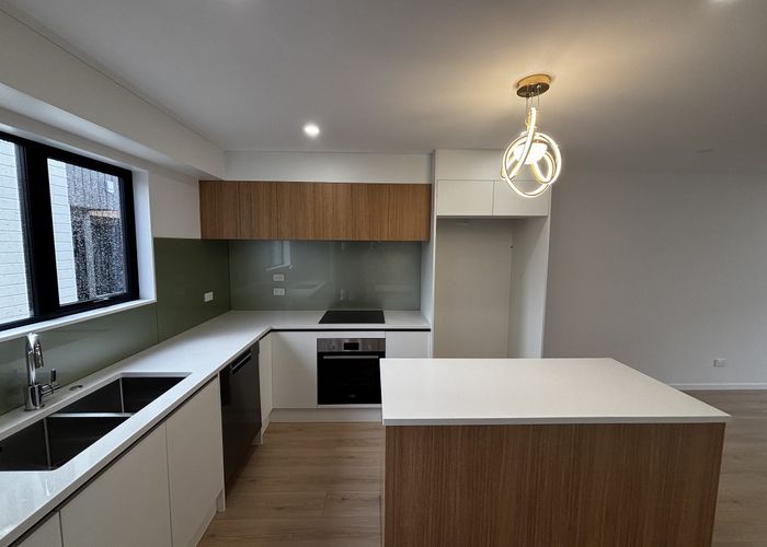  at 2/1 O'Connell Street, Manurewa, Manukau City, Auckland
