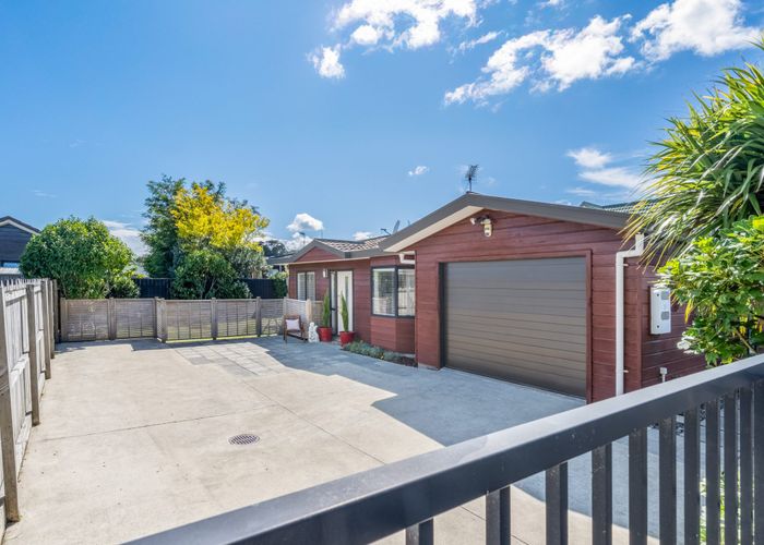  at 2/55 Frank Nobilo Drive, Golflands, Manukau City, Auckland