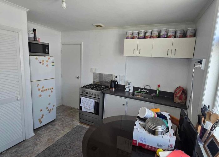  at 8B Central Terrace, Alicetown, Lower Hutt, Wellington