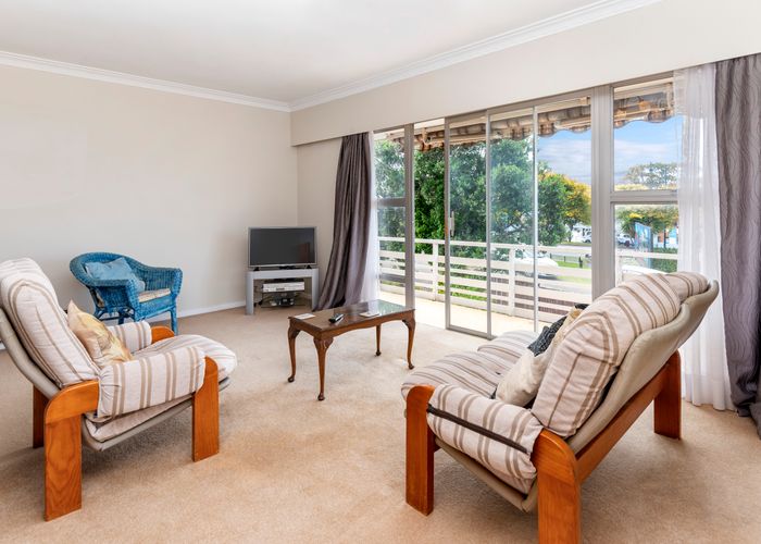  at 2/1 Picton Street, Howick, Auckland