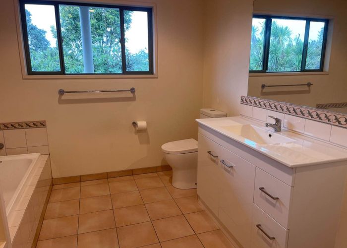  at 9A Ringwood Street, Torbay, North Shore City, Auckland
