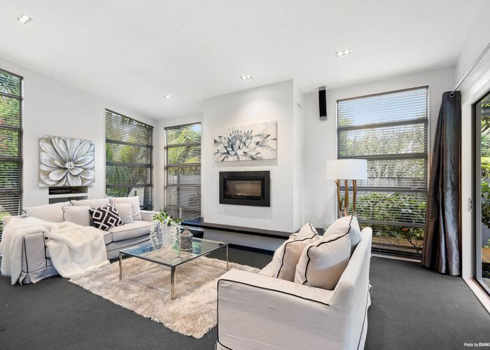  at 7 Wicklam Lane, Greenhithe, Auckland