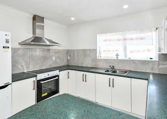  at 1/11 Kirklow Place, Totara Heights, Manukau City, Auckland