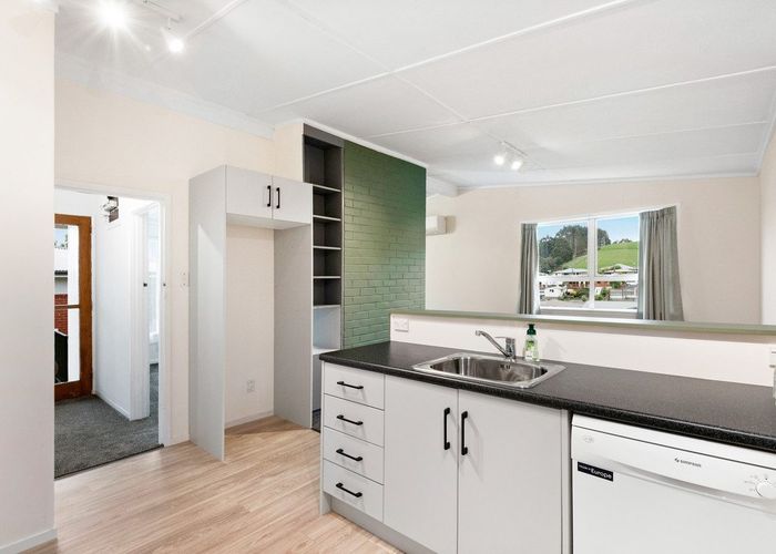  at 6 Weir Street, Green Island, Dunedin