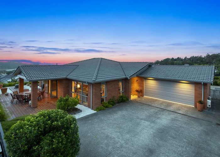  at 32 Seaview Crescent, Hatfields Beach, Orewa