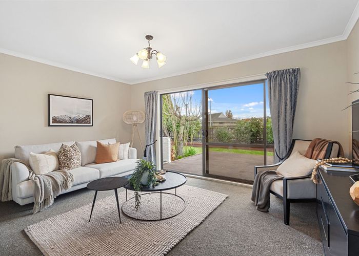  at 1/11- NEILL STREET, Hornby, Christchurch