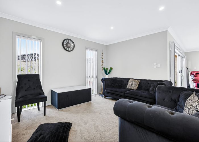  at 37 Riverglade Parkway, Te Atatu South, Waitakere City, Auckland