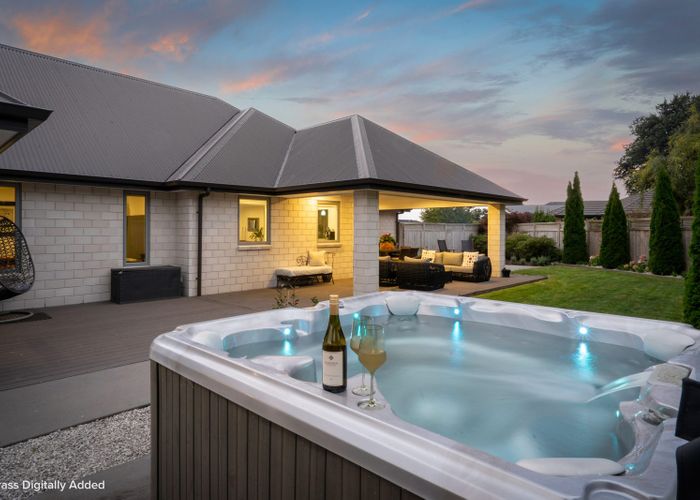  at 17 Henry Bell Close, Leamington, Cambridge