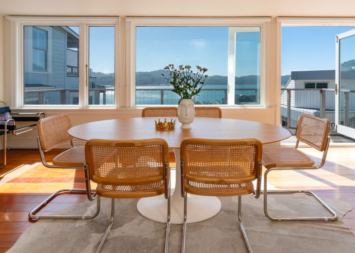  at 4 The Crescent, Roseneath, Wellington