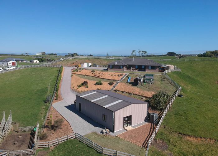  at 1096D Awhitu Road, Pollok