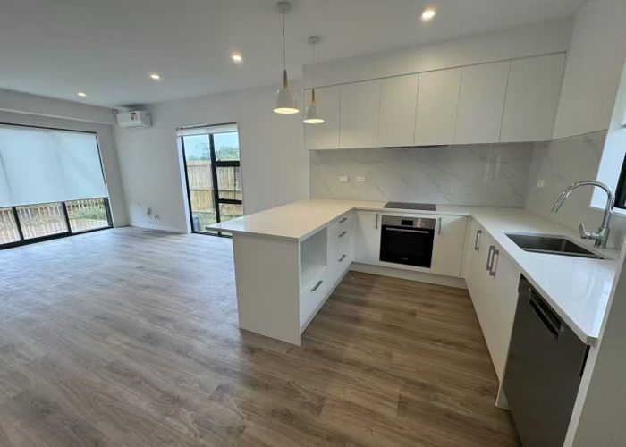  at 11B Mawney Road, Henderson, Waitakere City, Auckland