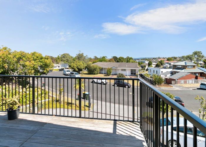  at 4/16 Fairway Drive, Mount Roskill, Auckland City, Auckland