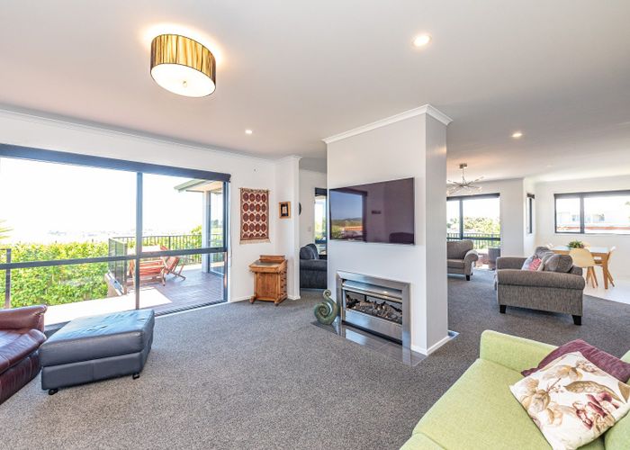  at 12 Windsor Terrace, Durie Hill, Whanganui