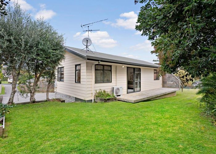  at 4A Marine Parade, Mellons Bay, Manukau City, Auckland