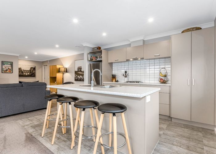  at 9 Moonsail Drive, Whitby, Porirua, Wellington