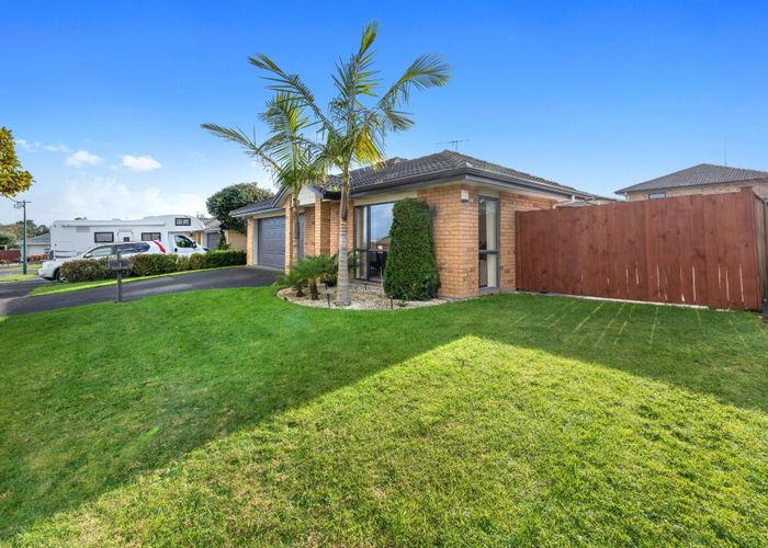  at 12 Sonterra Close, Randwick Park, Auckland