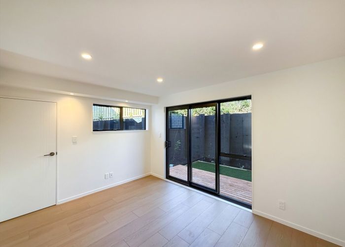  at 4/7 Peverill Crescent, Papatoetoe, Manukau City, Auckland