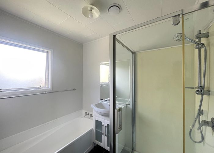  at 1/9 Danube Lane, Glen Eden, Auckland