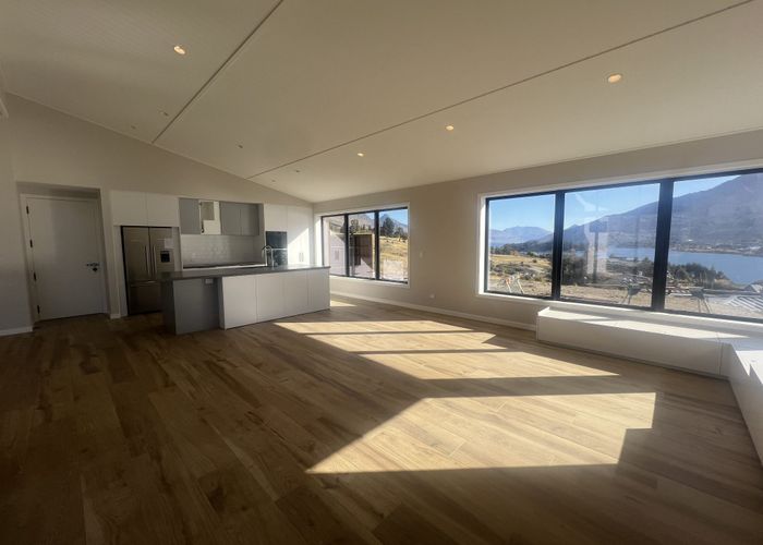  at 4 Red Deer Rise, Kelvin Heights, Queenstown