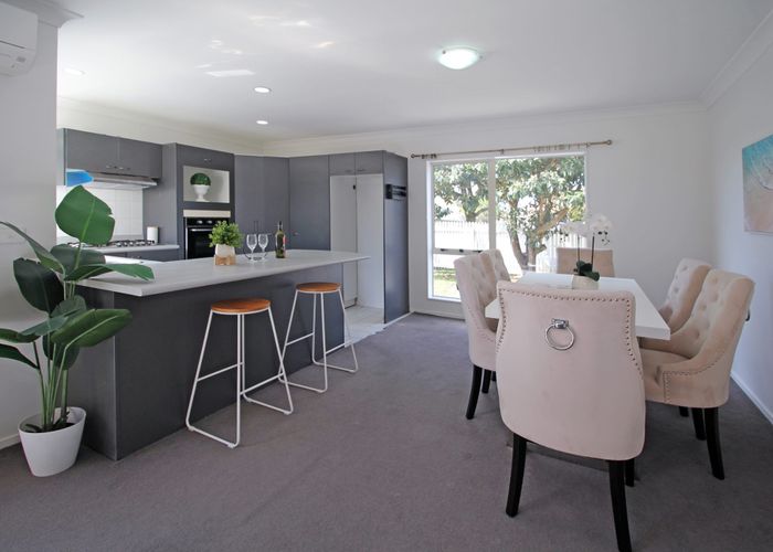  at 1/171 Botany Road, Botany Downs, Auckland