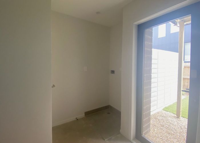  at 8/3234 Great North Road, New Lynn, Waitakere City, Auckland