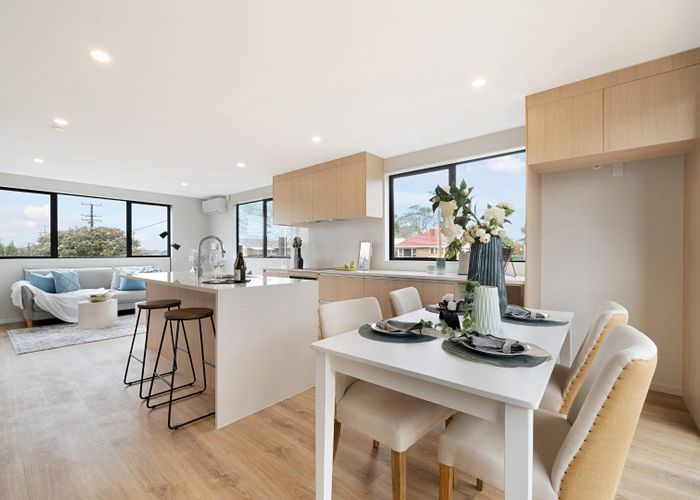  at 2,4/30 Woodford Ave, Henderson, Waitakere City, Auckland
